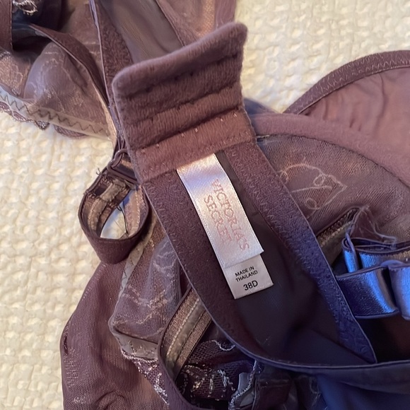 NWOT Victorias Secret Unlined Purple/Mauve Lace Bra & Panty set 38D/XL - Picture 6 of 8